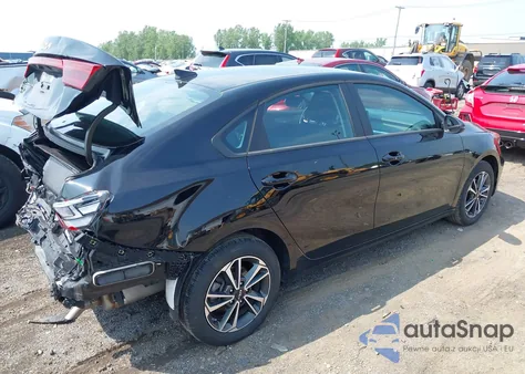 2024 Kia Forte Lxs z USA, uszkodzony, nr VIN 3KPF24AD6RE820763